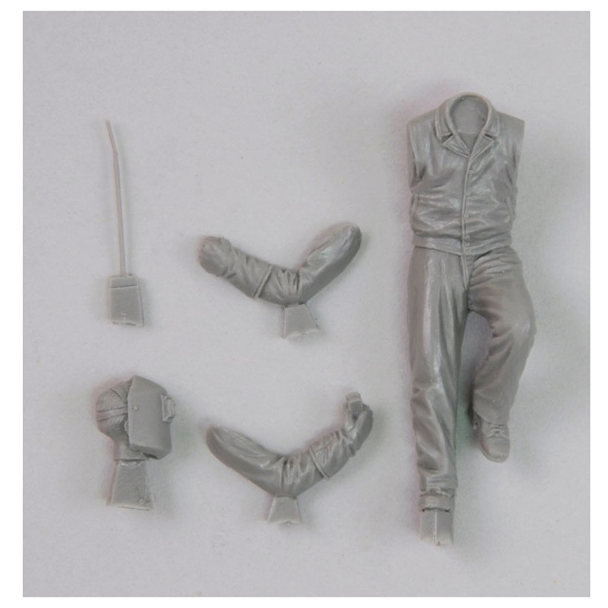 ak-interactive-uomo-con-saldatrice-elettrica-n-1-1-35-figura-in-scala image 2