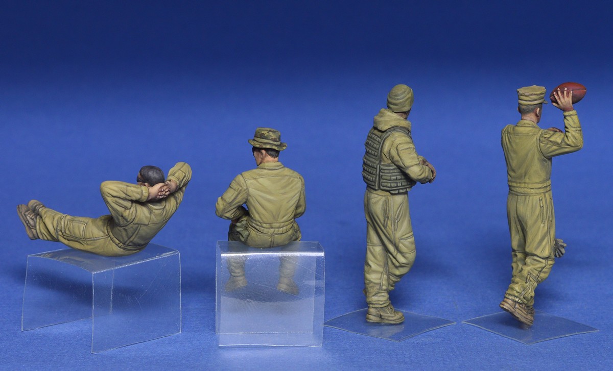 ak-interactive-usmc-tank-crew-at-rest-figure-soldatini-1-35 image 3