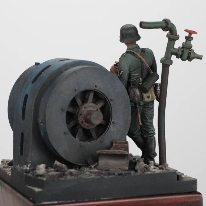 ak-interactive-soldato-di-fanteria-tedesco-che-mangia-wwii-1-35 image 7