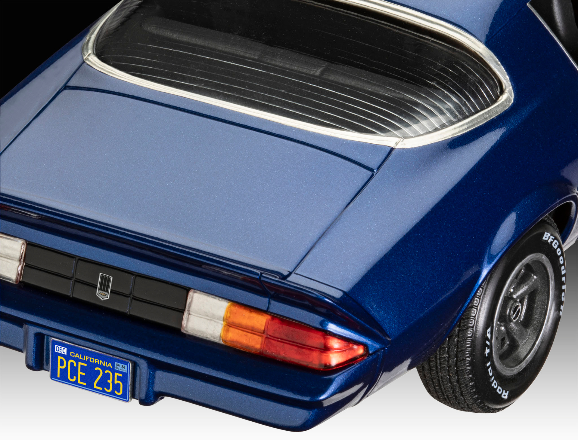 ak-interactive-stranger-things-chevy-camaro-z-28-1-25-kit-auto-da-montare image 4
