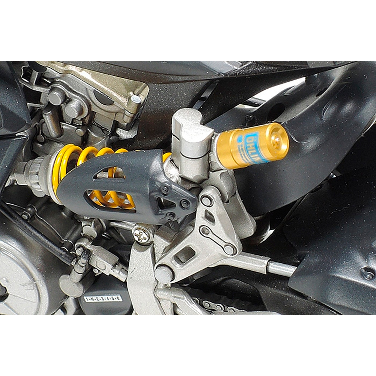 ak-interactive-1-12-panigale-1199-s-front-fork-kit-modellismo-moto image 4