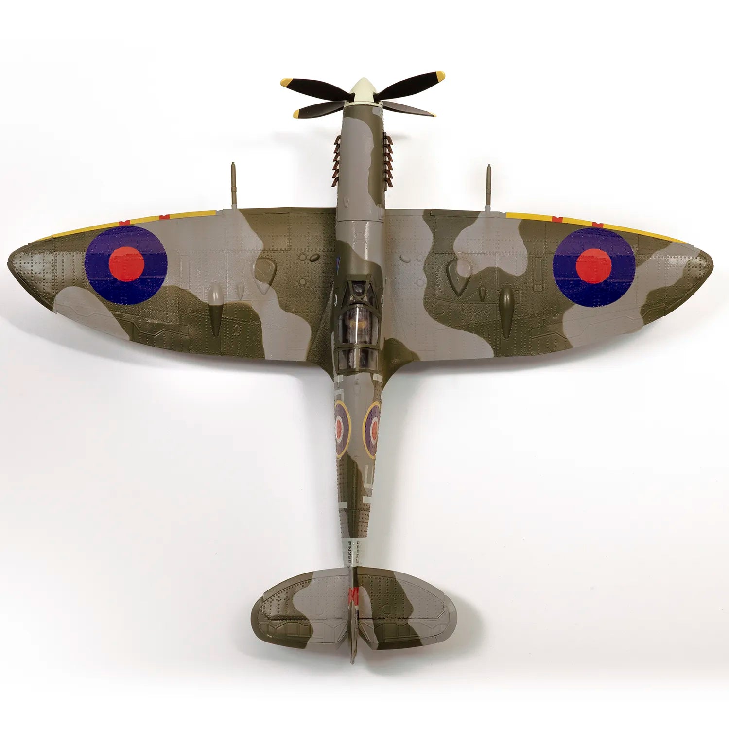 occre-supermarine-spitfire-mk-ixc-en398-1-24-kit-aereo-seconda-guerra-mondiale image 8