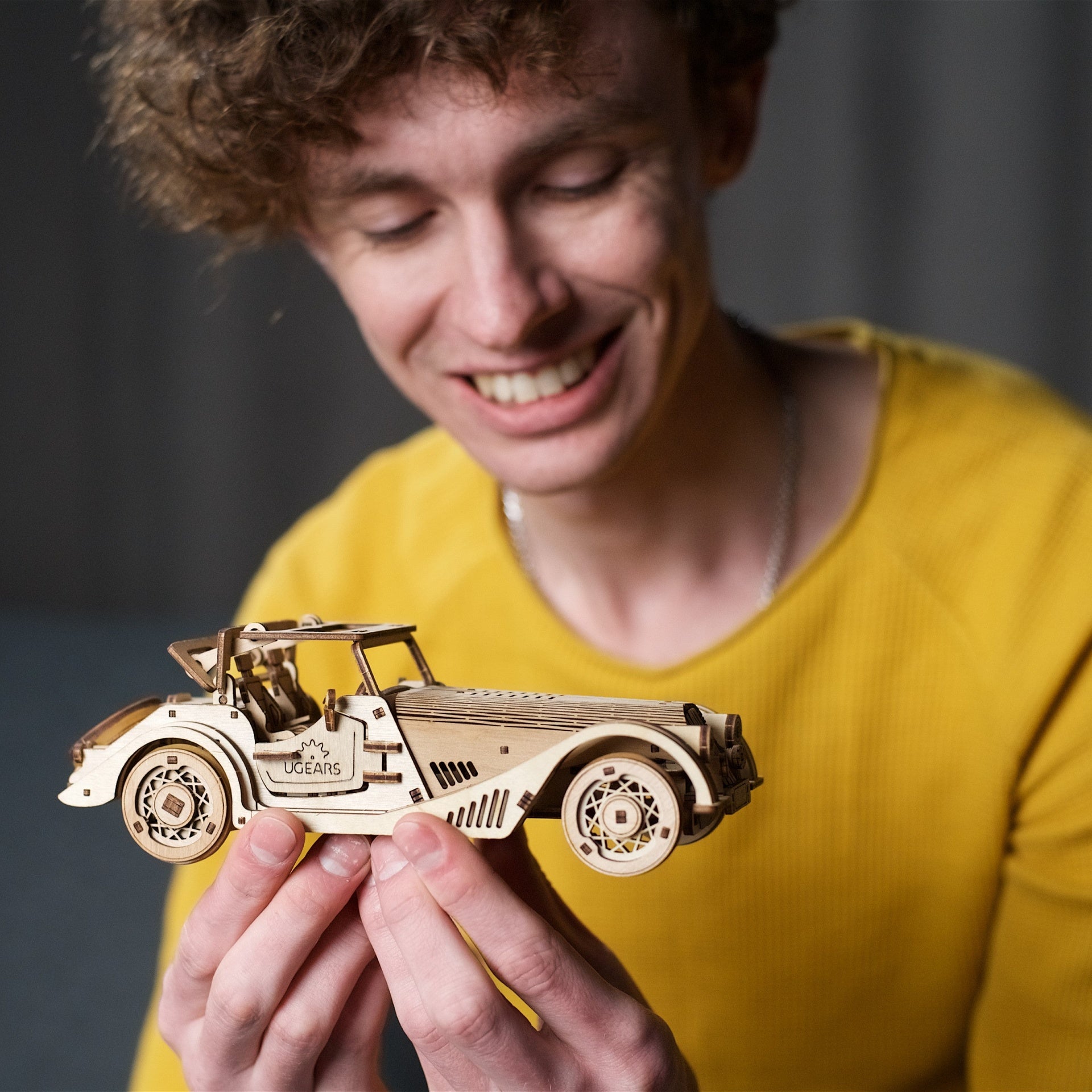 ugears-sports-car-rapid-mouse-auto-sportiva-roadster-in-legno-a-molla image 7