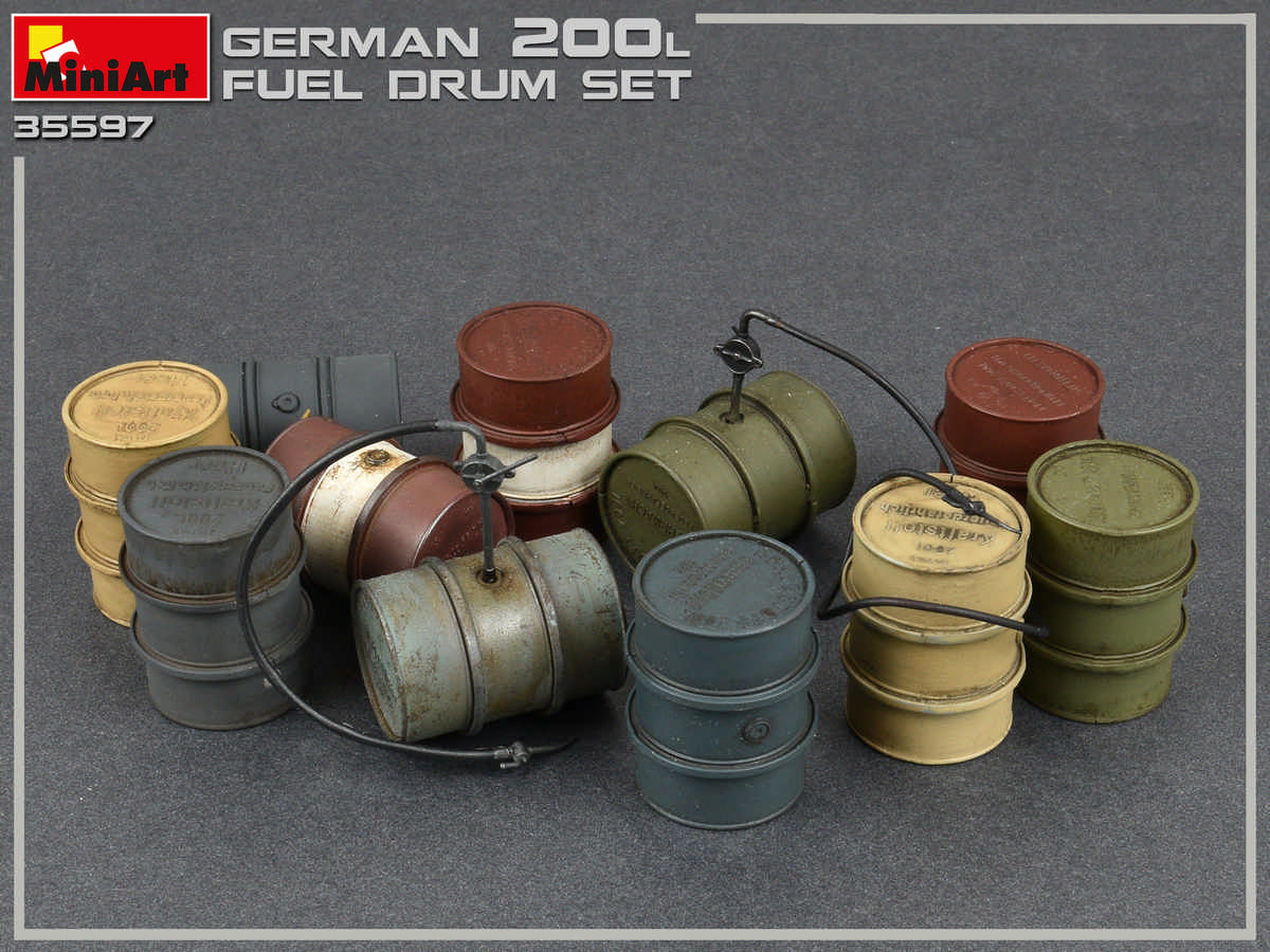 ak-interactive-1-35-german-200l-fuel-drum-set-ww2-set-fusti-carburante-tedeschi image 3