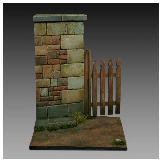 ak-interactive-base-con-muro-e-cancello-1-35-1-32-scenico-per-diorami image 1