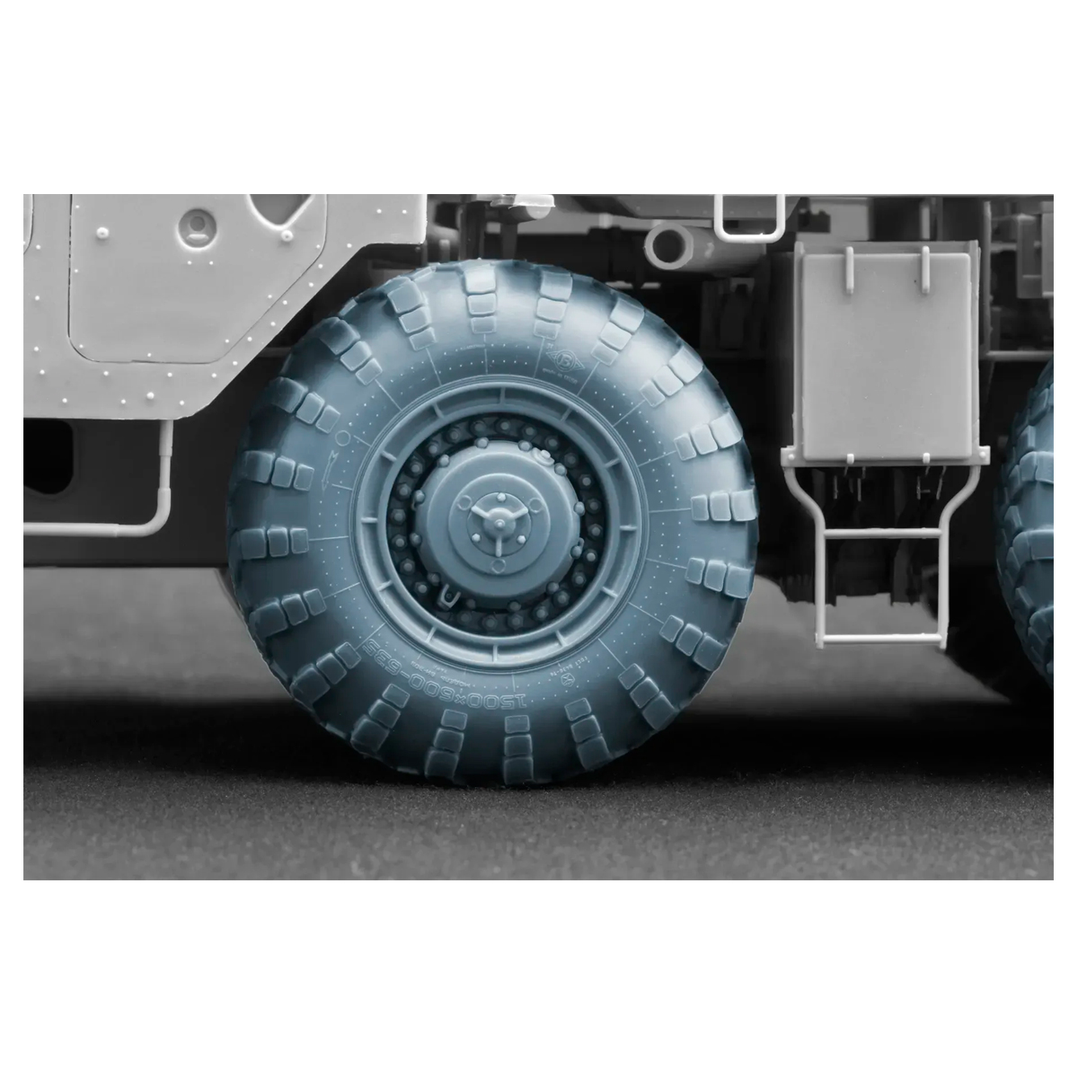 ak-interactive-maz-543-v-203-set-ruote-ponderate-1-35 image 3