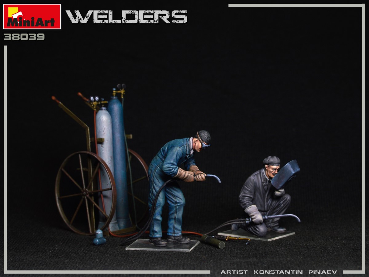 ak-interactive-1-35-welders-set-di-figure-modellismo-saldatori-in-scala-1-35 image 3