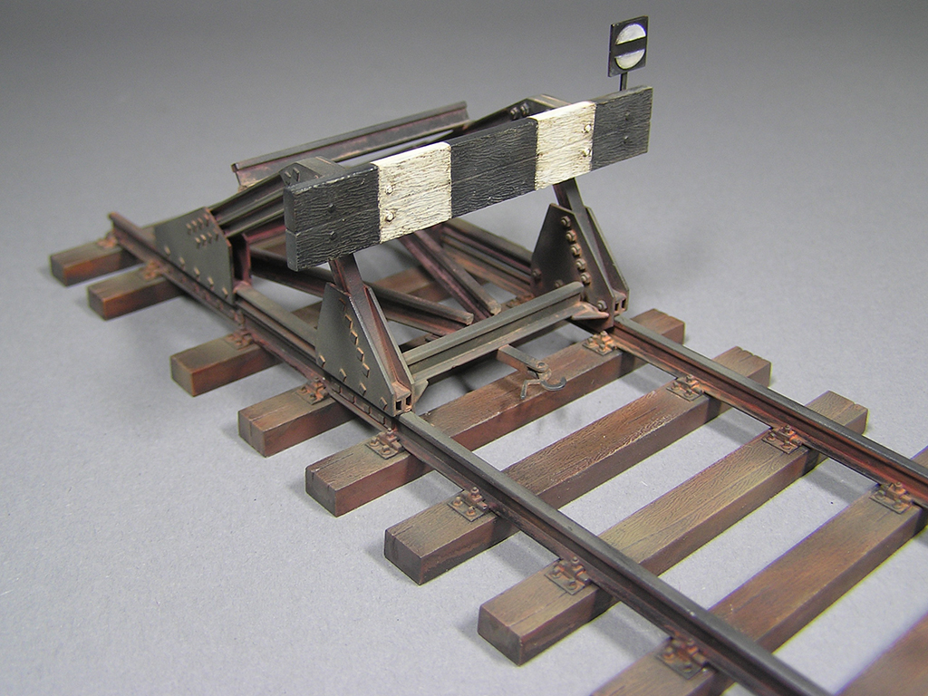 ak-interactive-1-35-railway-track-dead-end-binario-e-tronco-di-termine-scala-1-3 image 4