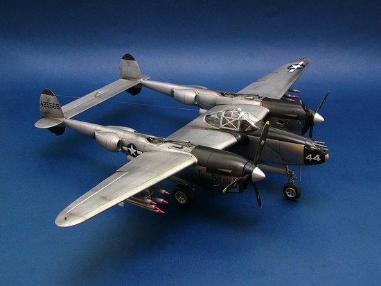 ak-interactive-lockheed-p-38-l-5-lo-lightning-1-32-kit-modello-aeronautico image 2