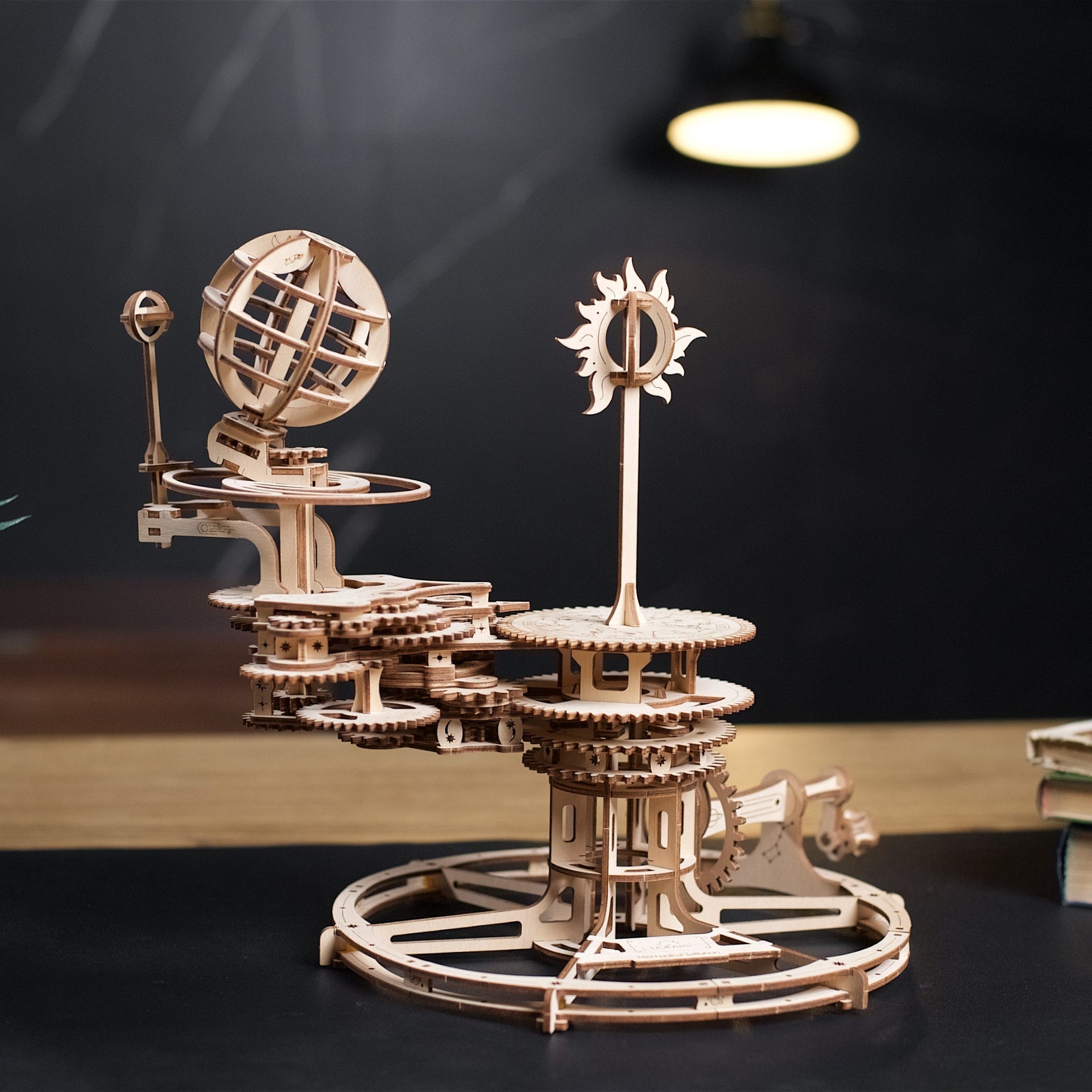 ugears-mechanical-tellurion-modello-meccanico-in-legno-sistema-sole-terra-luna image 8