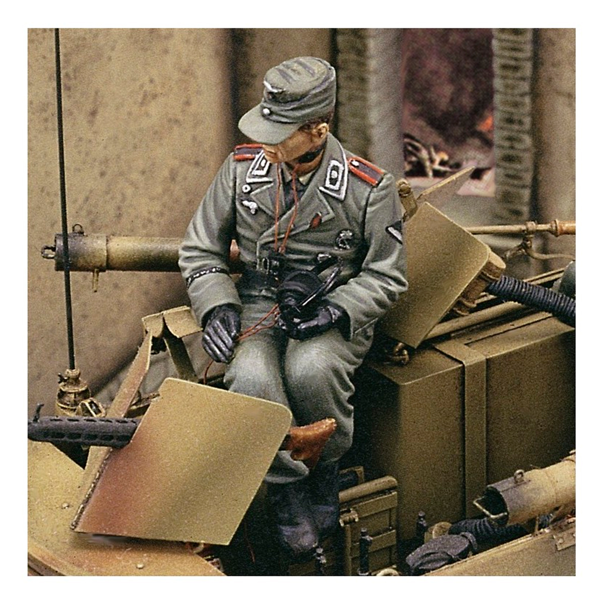 ak-interactive-german-tanker-herman-goring-wwii-scala-1-35-figura-carrista image 1