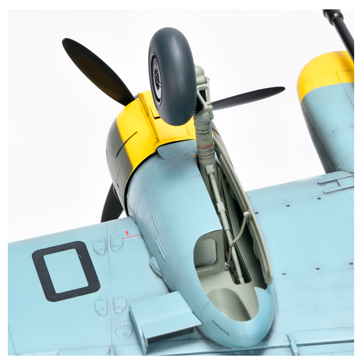 ak-interactive-1-32-hs-129-b-3-with-75mm-gun image 6