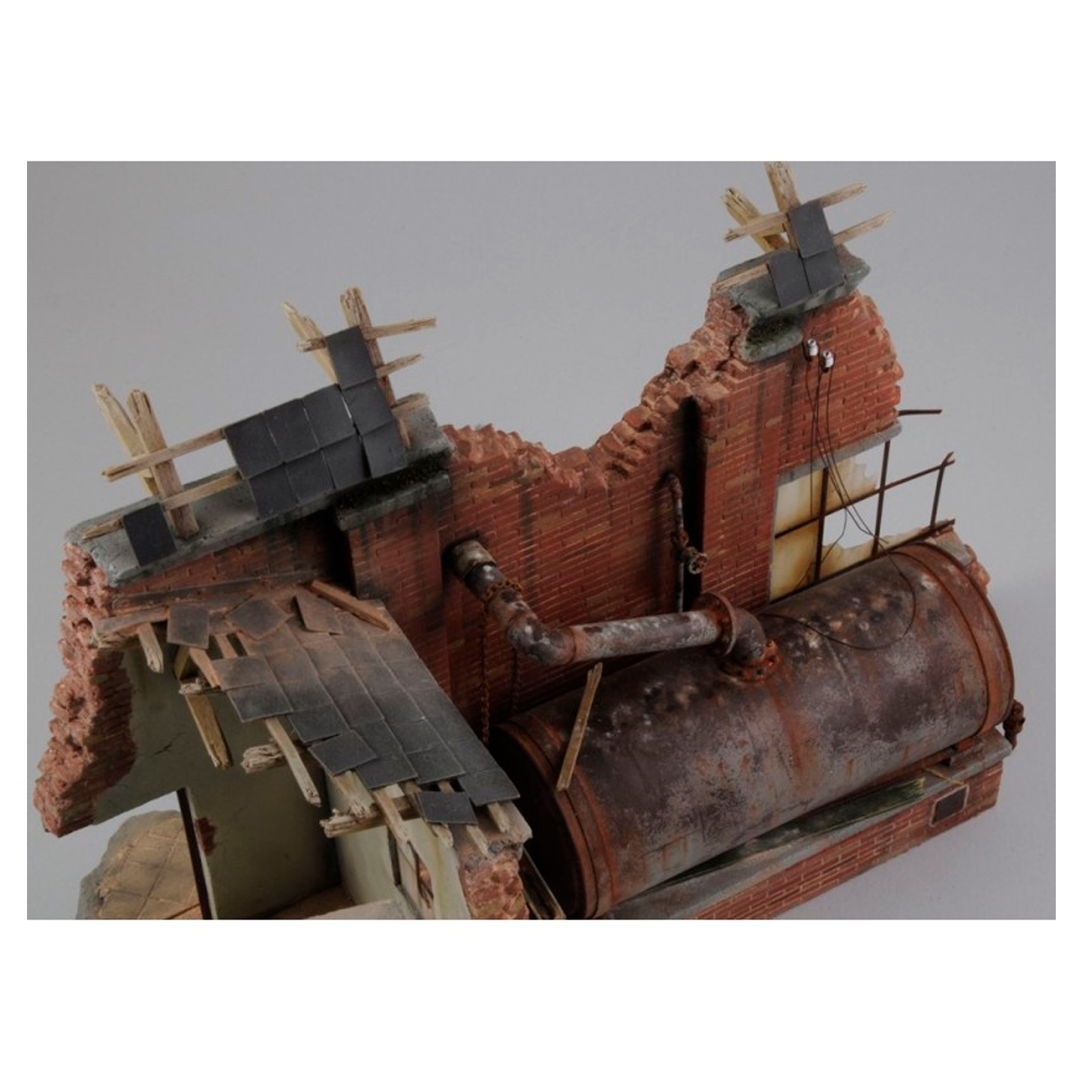 ak-interactive-factory-ruin-with-steam-boiler-1-35 image 6