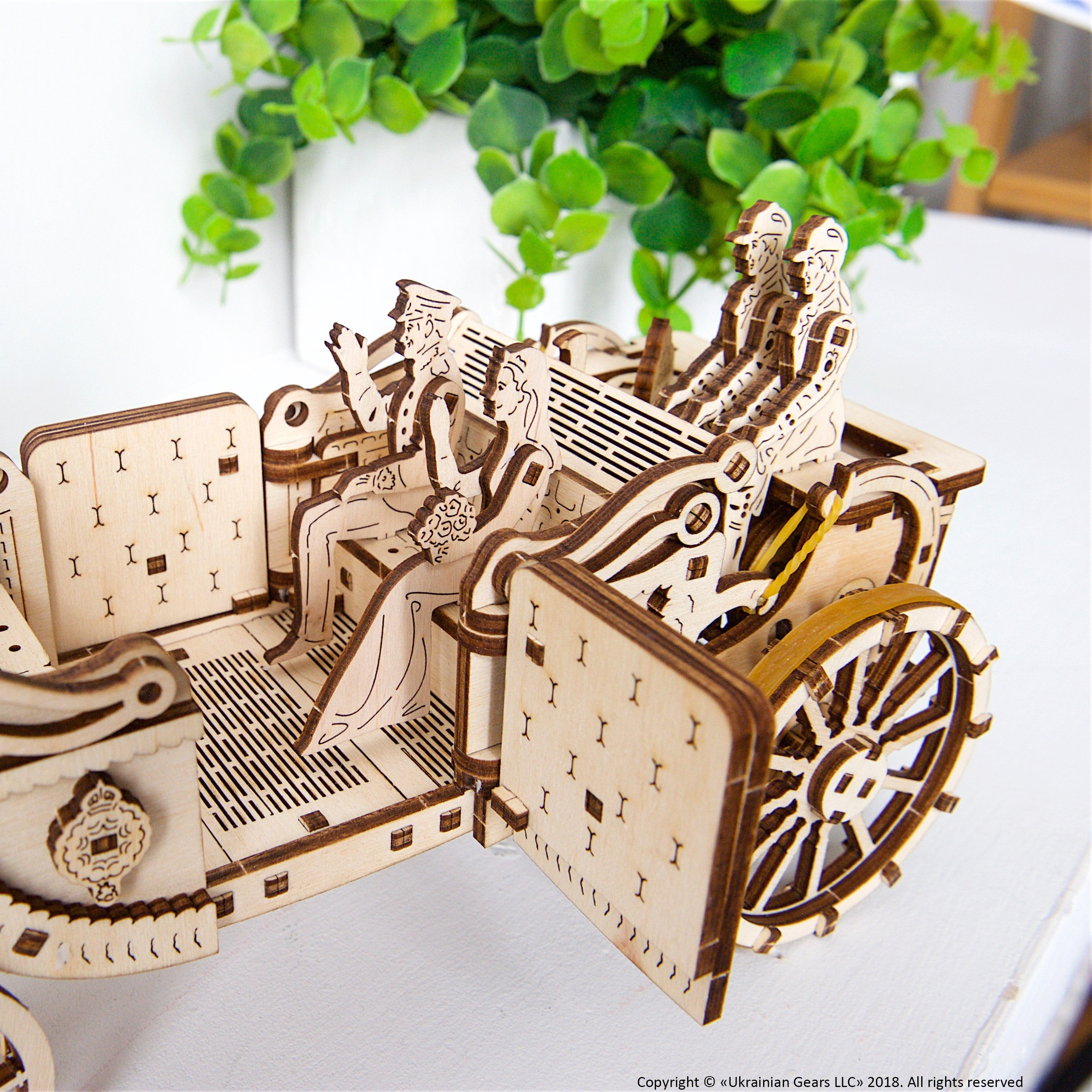 ugears-royal-carriage-carrozza-reale-modello-in-legno image 4
