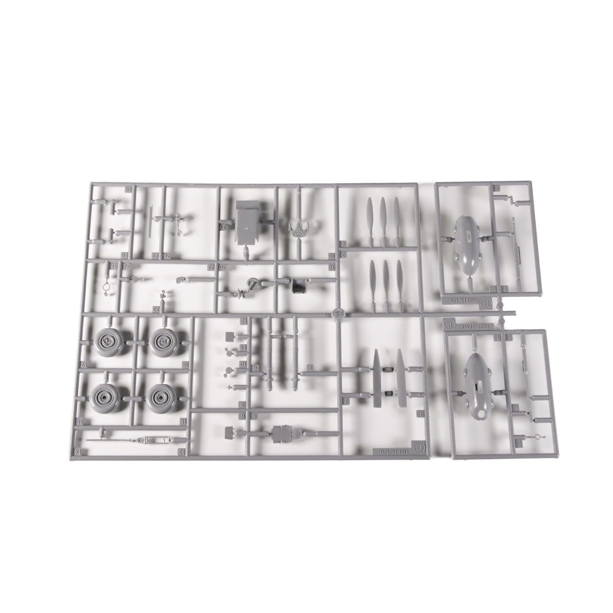 ak-interactive-henschel-hs-129b-3-1-48-kit-aereo-da-attacco-al-suolo image 3
