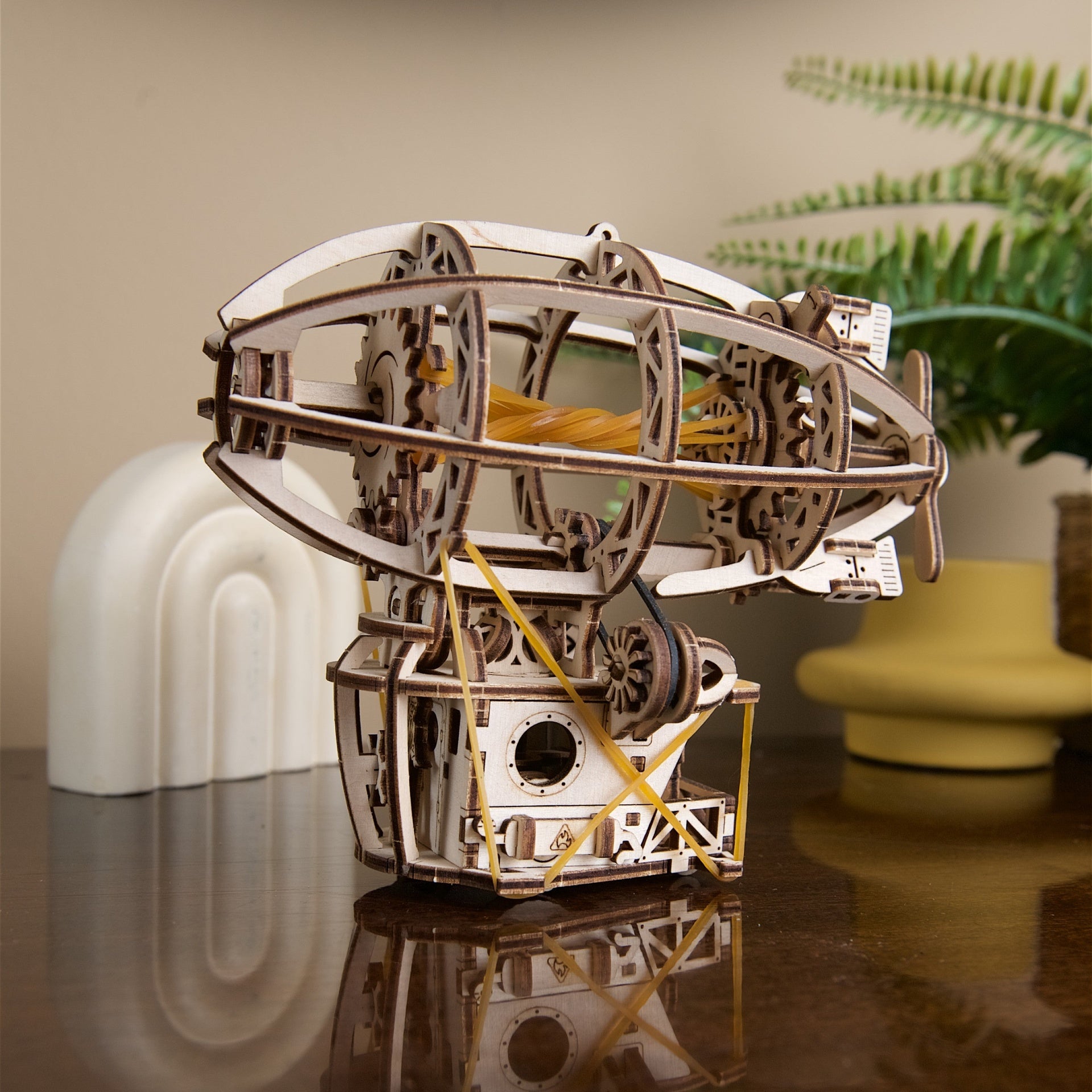 ugears-steampunk-airship-mini-dirigibile-in-legno-da-costruire-con-motore-a-elas image 7