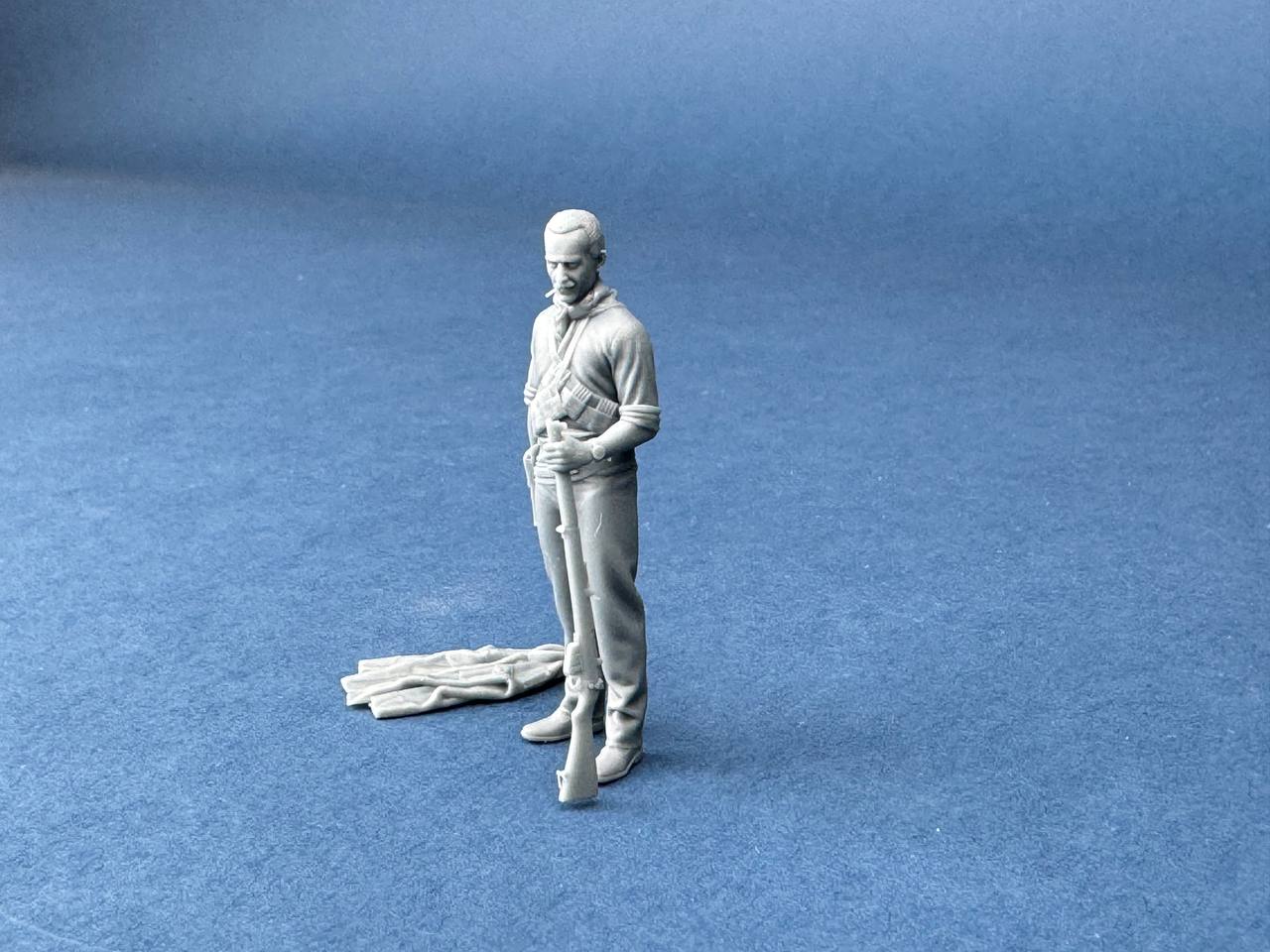 ak-interactive-1-35-royal-irish-constabulary-cadet-figura-in-scala-1-35 image 2