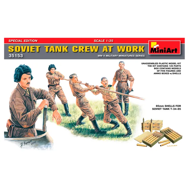 ak-interactive-1-35-soviet-tank-crew-at-work-figure-special-edition image 1