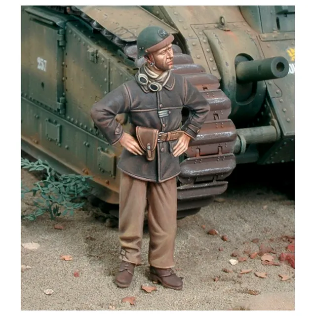 ak-interactive-france-tanker-wwii-1-35-figura-carrista-francese-da-dipingere image 1