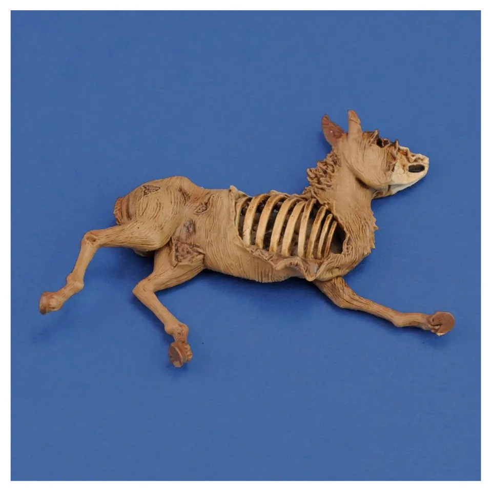 ak-interactive-1-35-donkey-carcass-3d-printed-accessorio-diorama-da-dipingere image 1