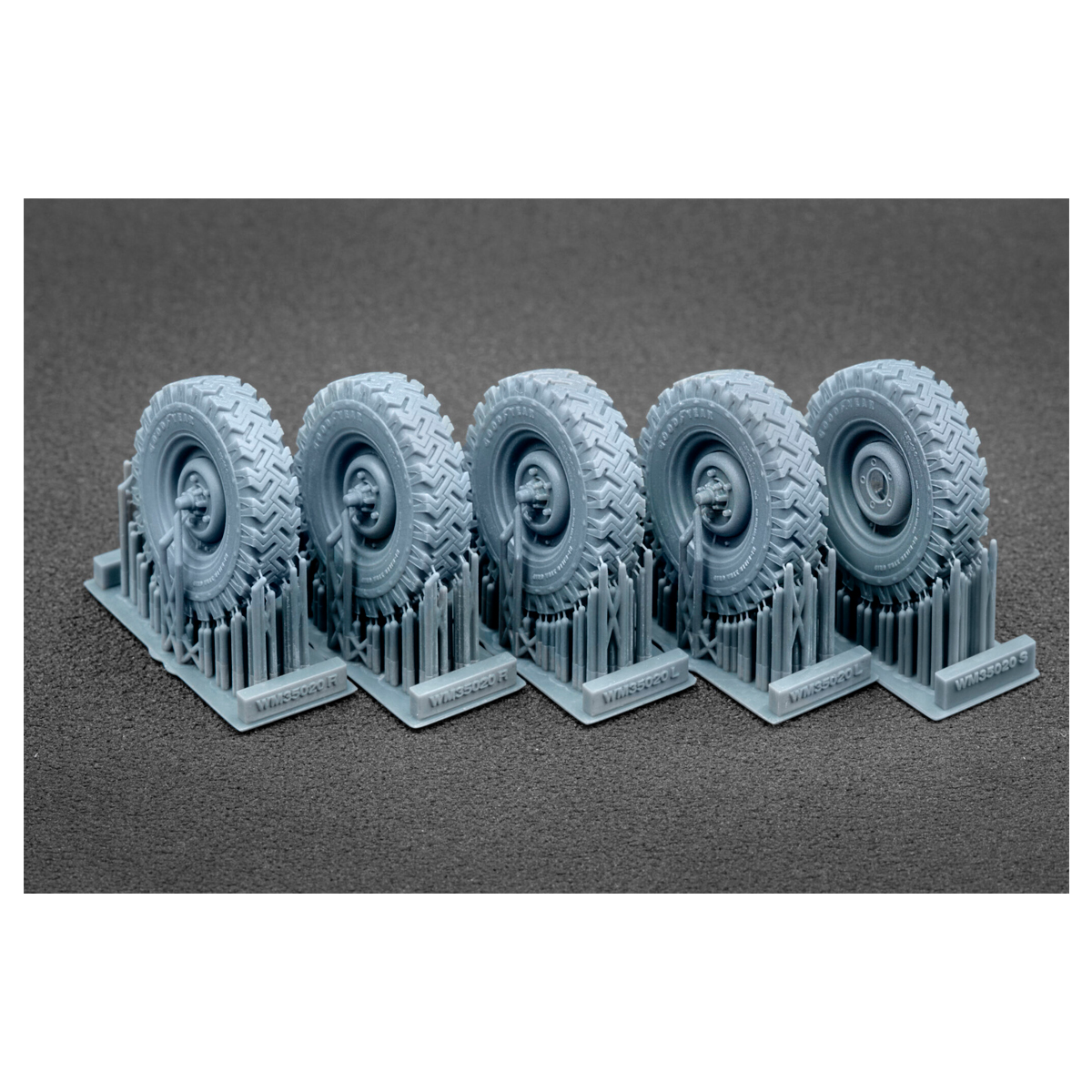 ak-interactive-l-rover-88-6-5-small-ordinary-wheel-set-1-35-kit-di-modellismo image 2