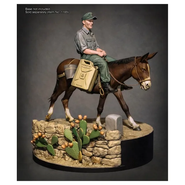 ak-interactive-german-soldier-with-mule-wwii-1-35-kit-3d-stampato image 1