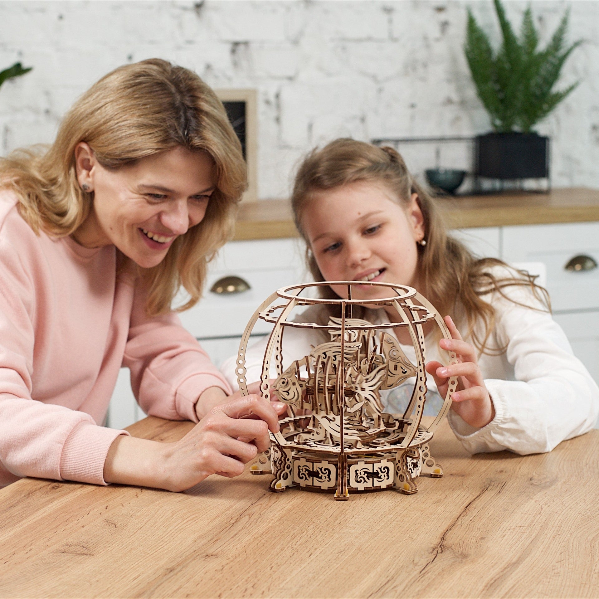 ugears-mechanical-aquarium-kit-di-modellismo-in-legno-3d-acquario-meccanico image 7