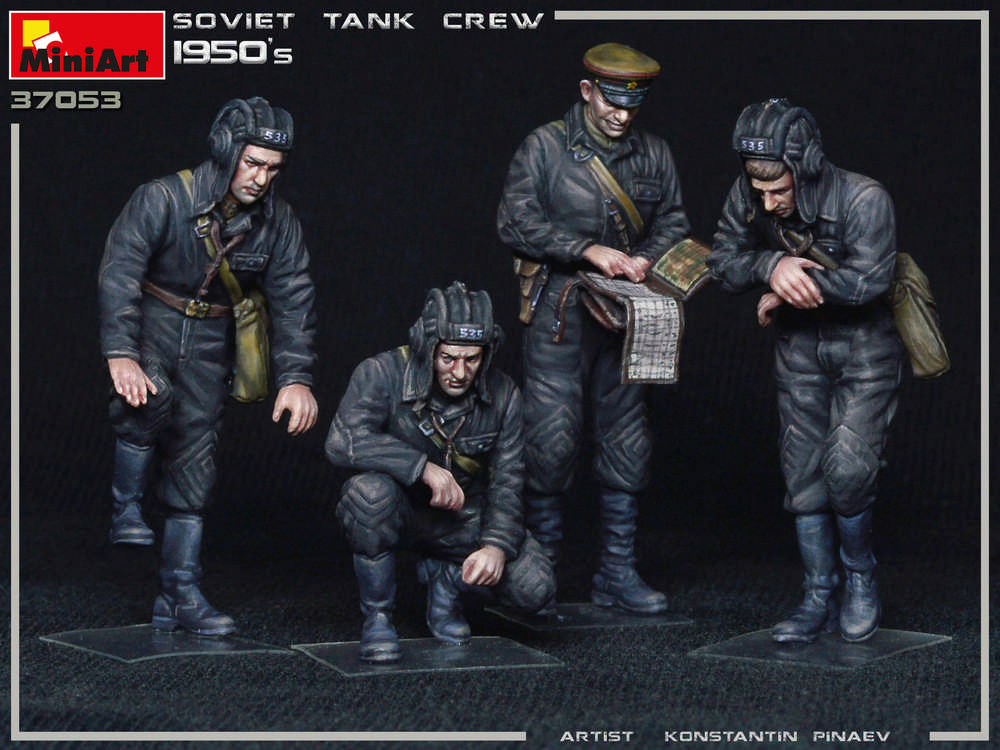 ak-interactive-1-35-soviet-tank-crew-1950s image 4