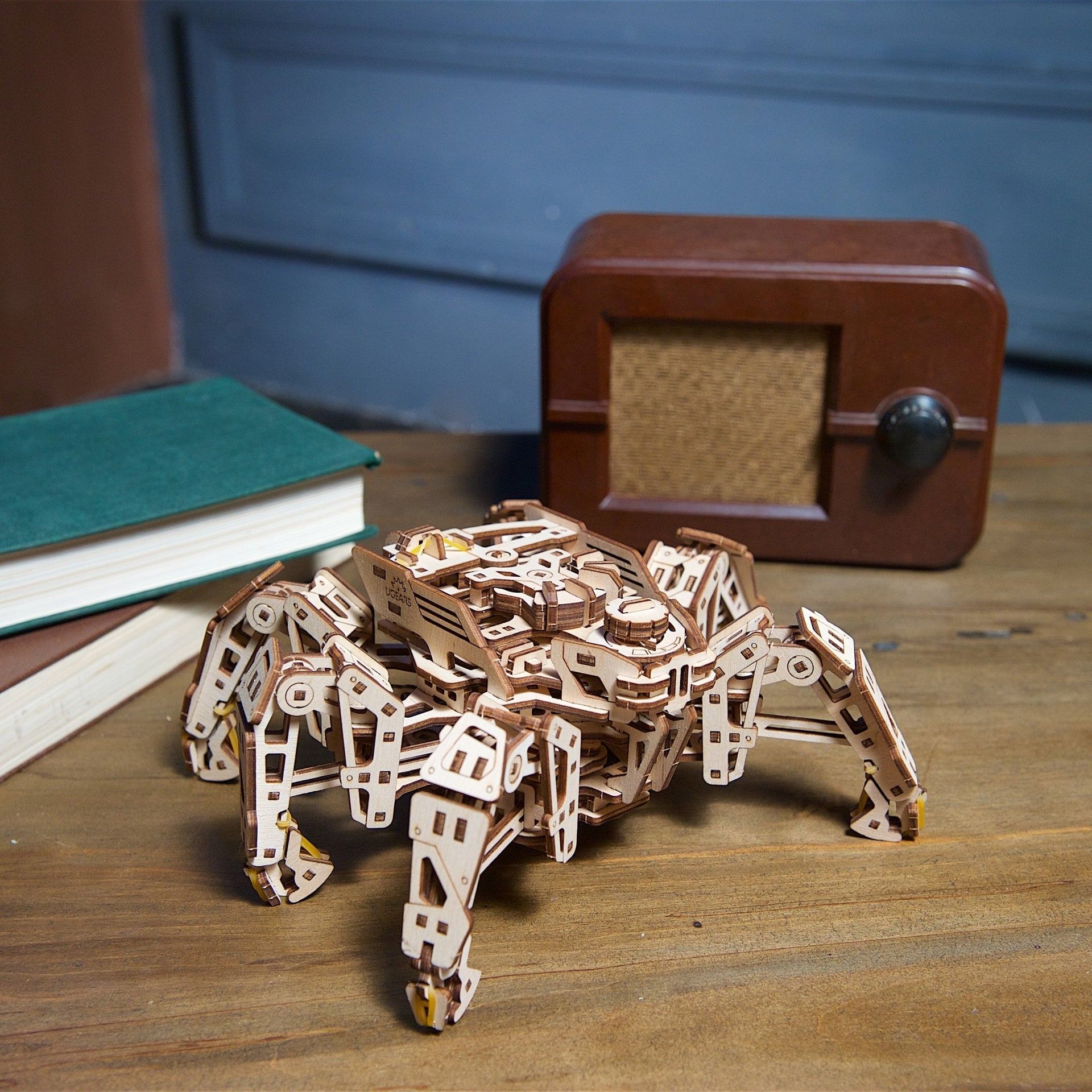 ugears-hexapod-explorer-kit-di-modellismo-in-legno-con-motore-a-molla image 8