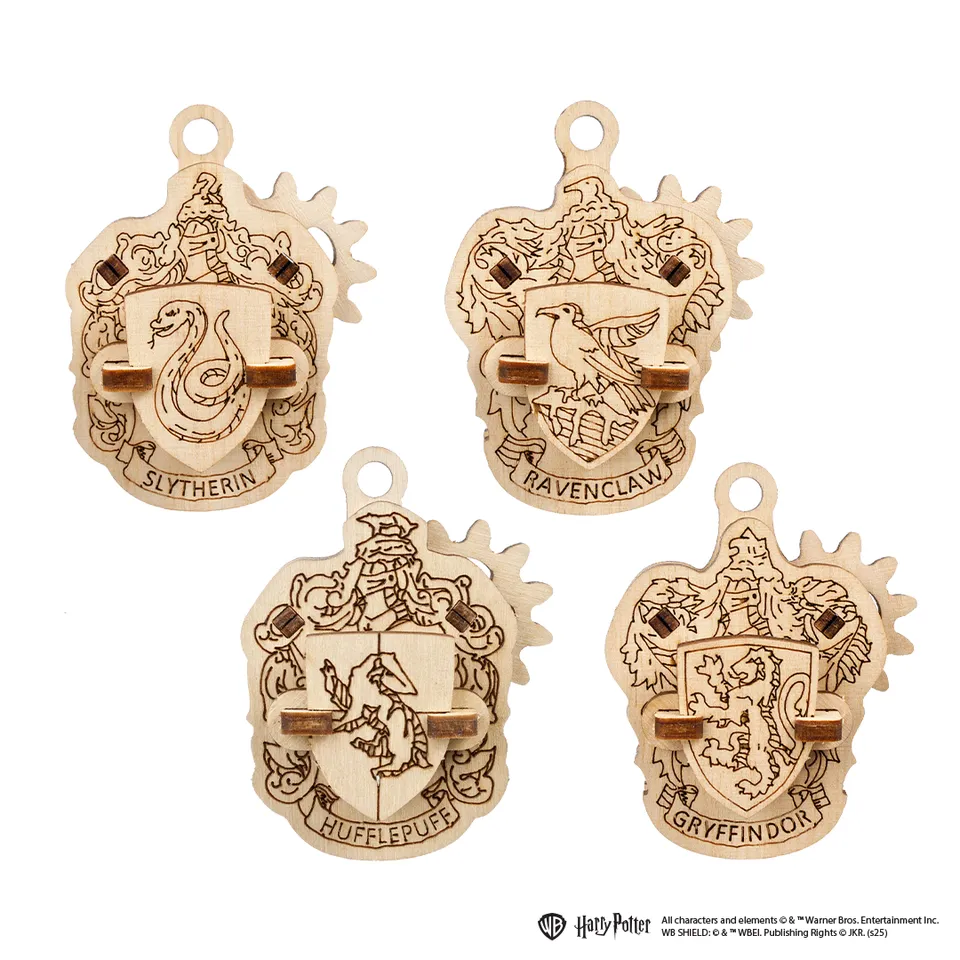 ugears-hogwarts-houses-fidgets-kit-di-modellismo-in-legno image 1