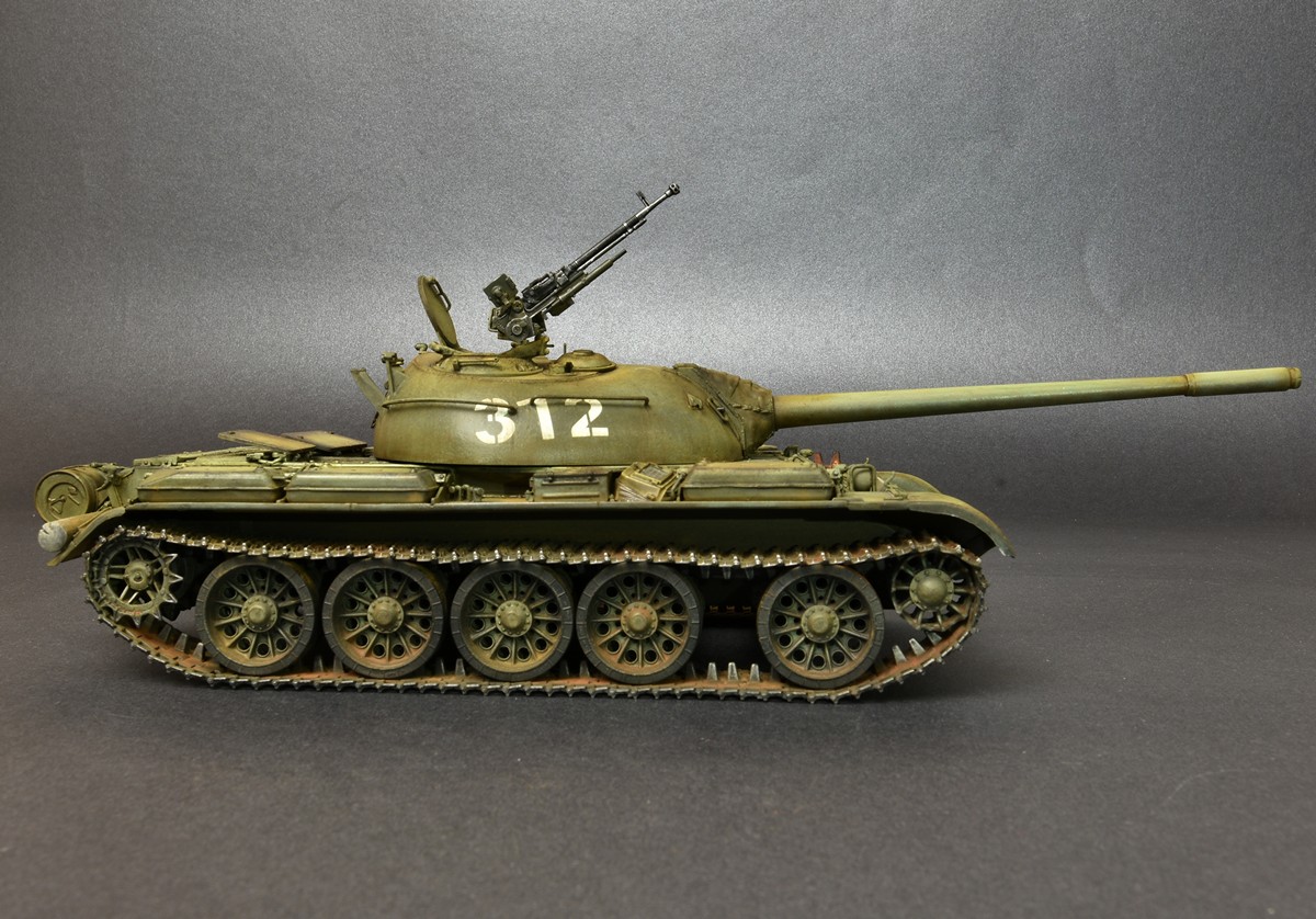 ak-interactive-1-35-t-54a-soviet-medium-tank-kit-carro-armato image 4