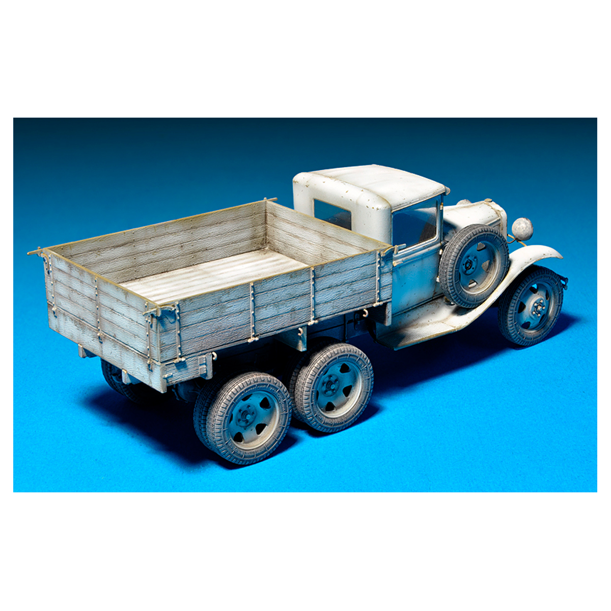ak-interactive-1-35-gaz-aaa-mod-1940-cargo-truck-modello-da-costruire-e-dipinger image 5