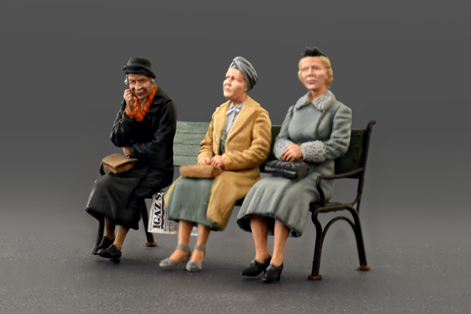 ak-interactive-1-35-german-sitting-civilians-30s-40s-set-figure-sedute-in-scala- image 5