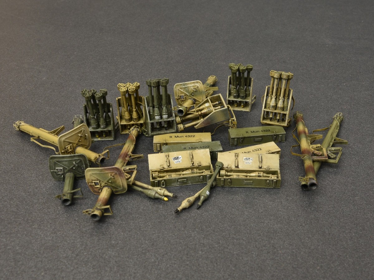 ak-interactive-1-35-panzerschreck-rpzb-54-ofenrohr-rpzb-43-set image 3