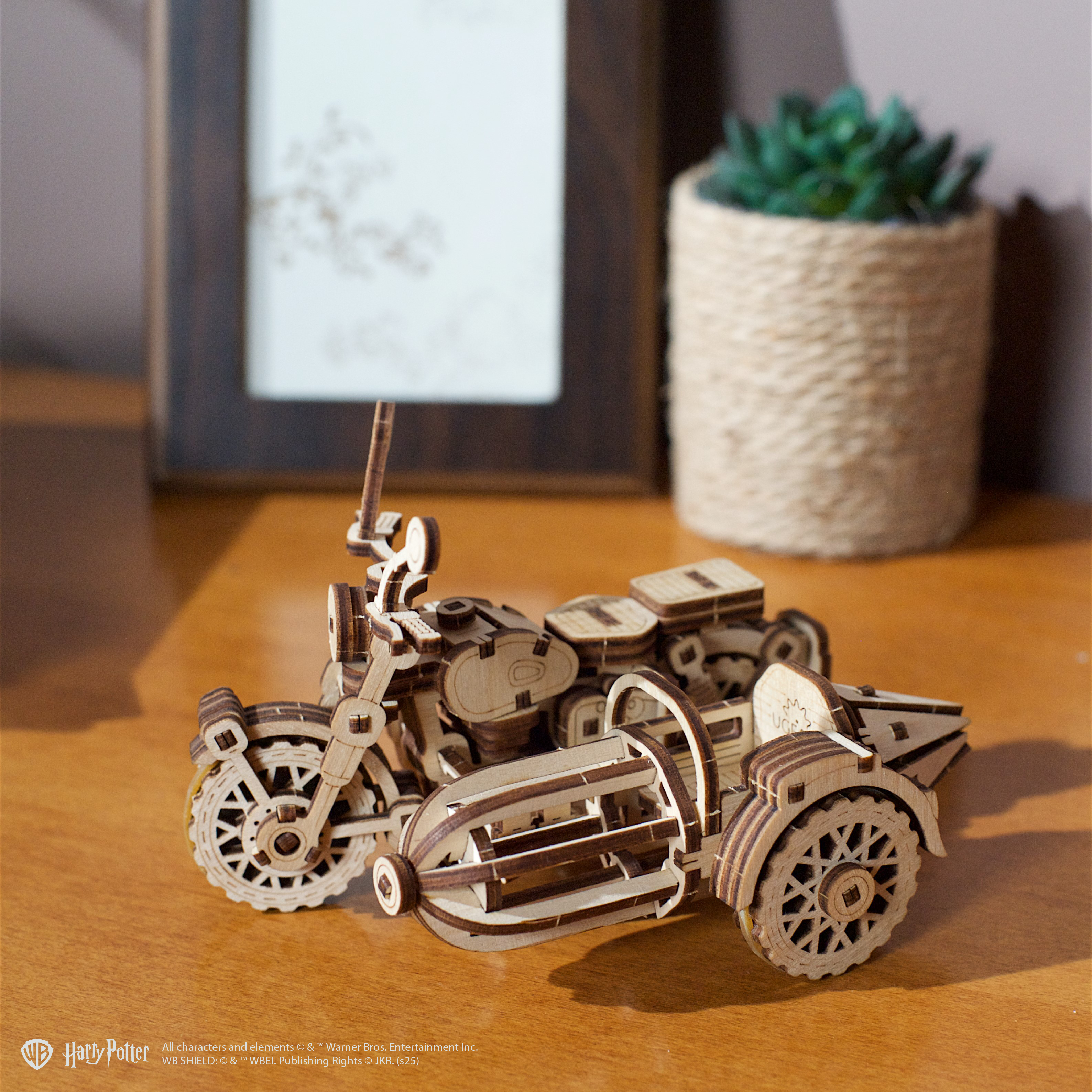 ugears-harry-potter-hagrid-s-flying-motorbike-mini-modello image 7