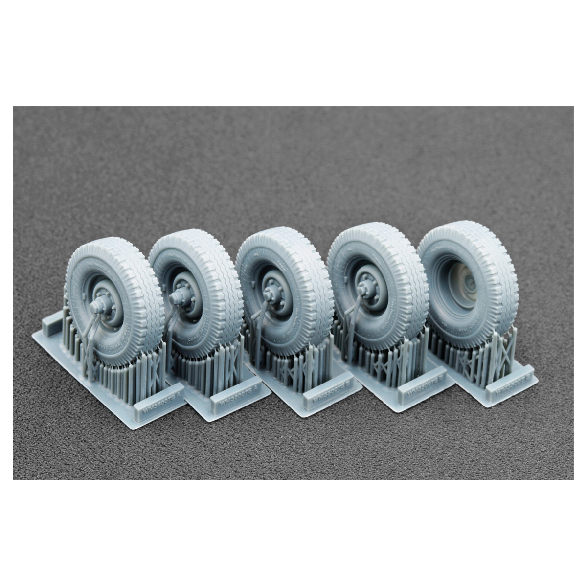 ak-interactive-uaz-469-weighted-wheel-set-per-trumpeter-1-35 image 2