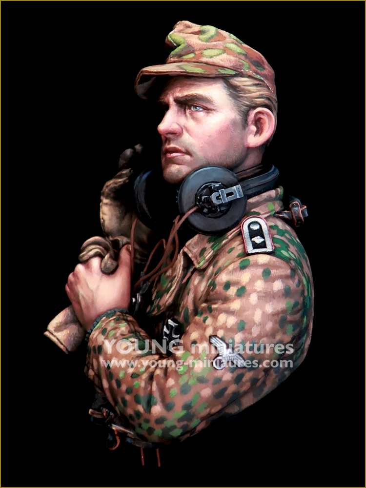 ak-interactive-ss-panzer-officer-wwii-figura-1-10 image 4