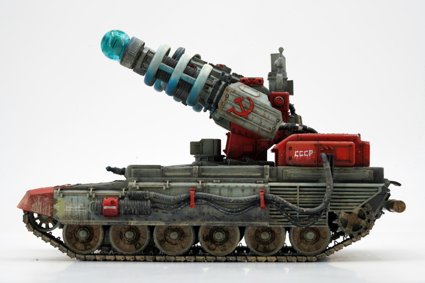 ak-interactive-1-35-tesla-tank-kit-carro-armato-da-costruire-e-dipingere-in-scal image 3