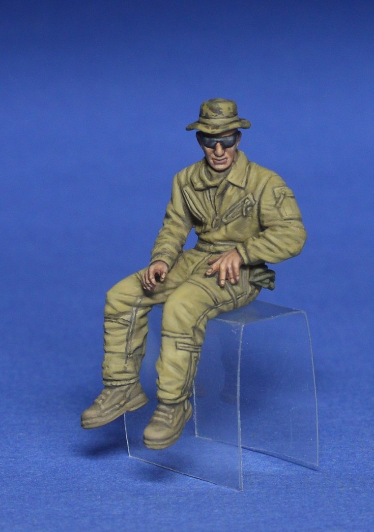 ak-interactive-usmc-tank-crew-at-rest-figure-soldatini-1-35 image 7
