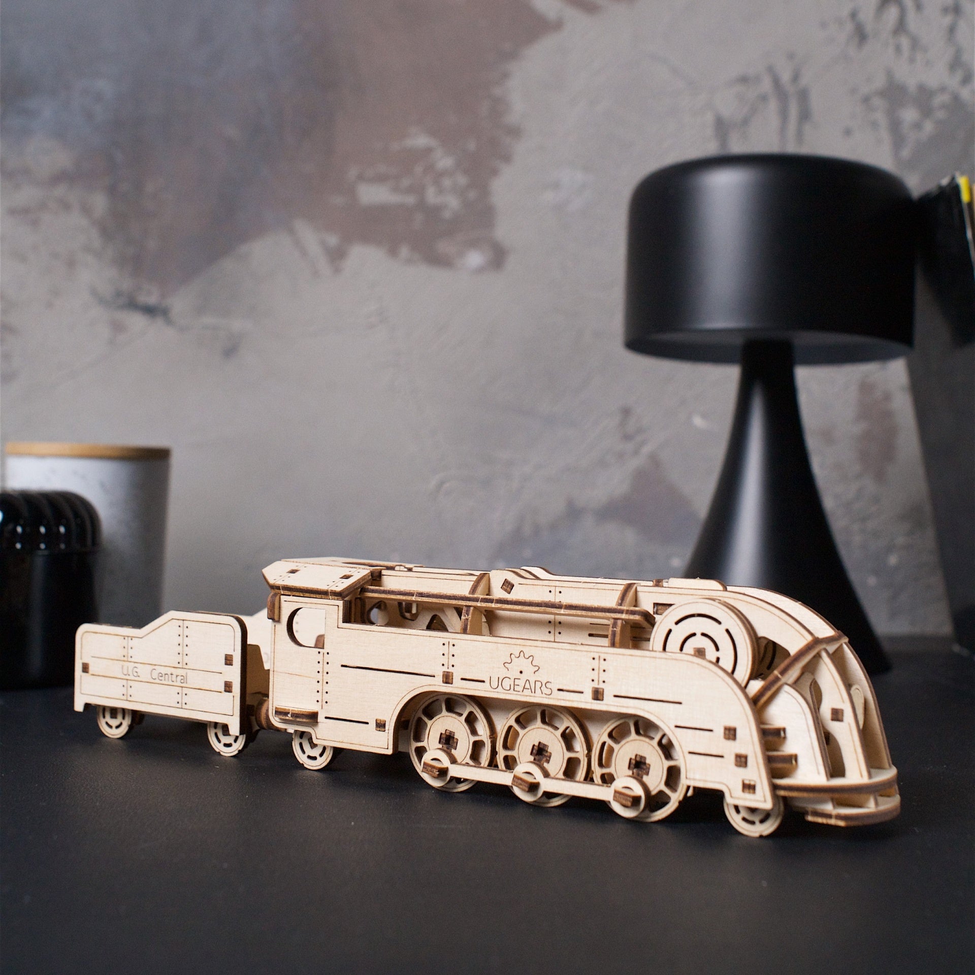 ugears-mini-locomotive-treno-a-moschetto-in-legno-3d-locomotiva-e-tender-percorr image 8