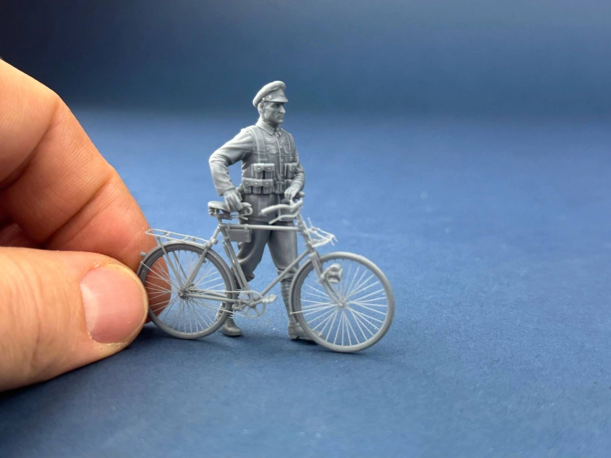 ak-interactive-1-32-british-army-cyclist-con-bicicletta-figura-modellismo image 2