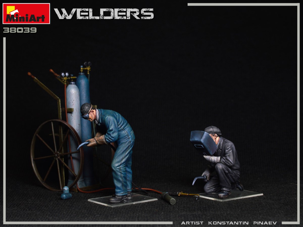 ak-interactive-1-35-welders-set-di-figure-modellismo-saldatori-in-scala-1-35 image 4