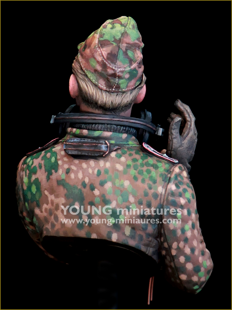 ak-interactive-ss-panzer-officer-wwii-figura-1-10 image 6