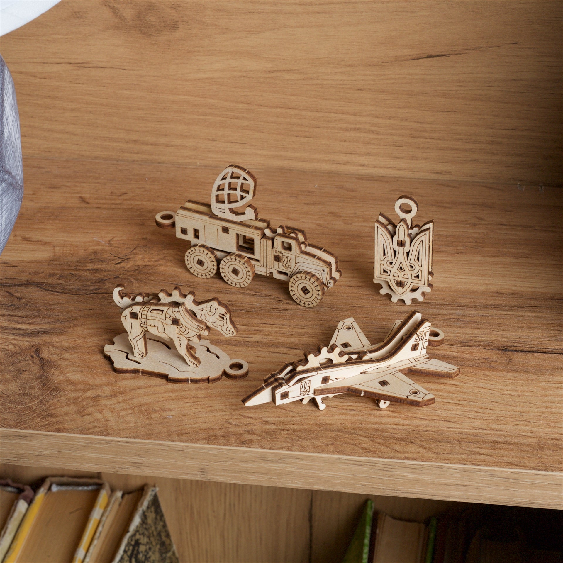 ugears-u-fidgets-bravery-set-4-mini-figurine-meccaniche-in-legno image 2