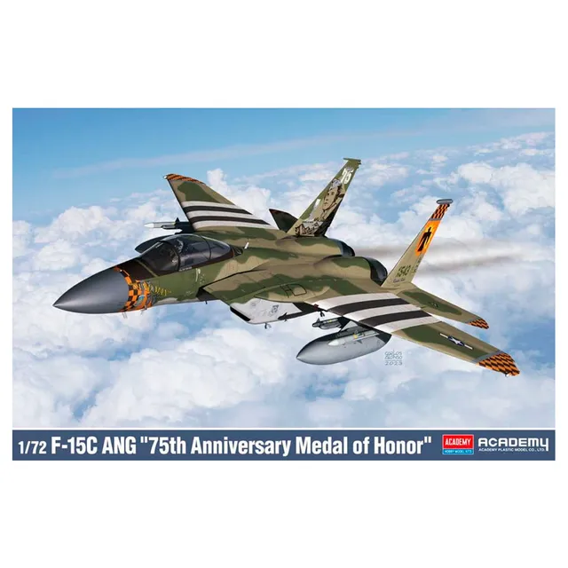 ak-interactive-f-15c-75th-anniversary-medal-of-honor-1-72-kit-aereo image 1
