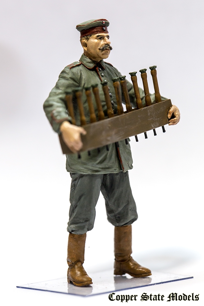 ak-interactive-set-figure-german-aerodrome-personnel-with-grenades-scala-1-32 image 6