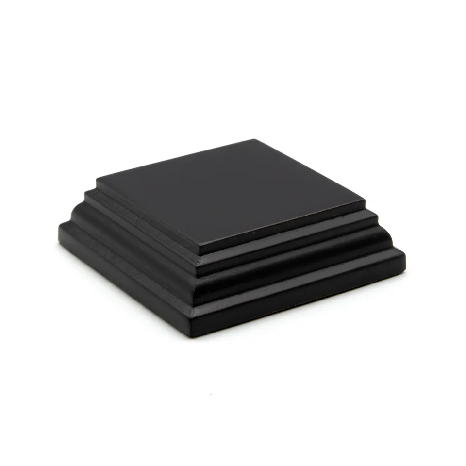 ak-interactive-base-quadrata-in-legno-nero-4x4-cm-altezza-2-cm-accessorio-modell image 1