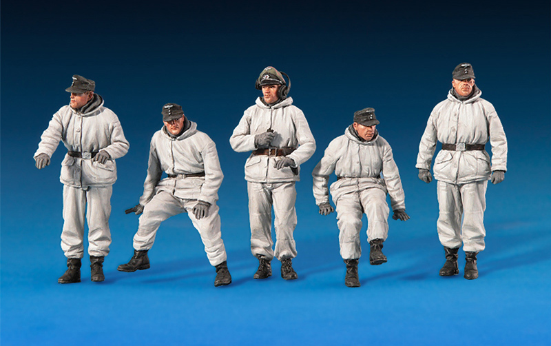 ak-interactive-1-35-german-tank-crew-winter-uniforms-special-edition image 2