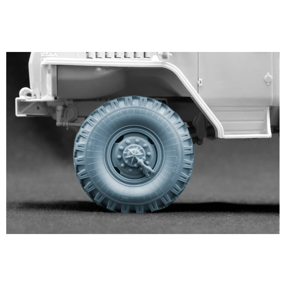 ak-interactive-set-ruote-ponderate-per-ural-4320-in-1-35 image 3