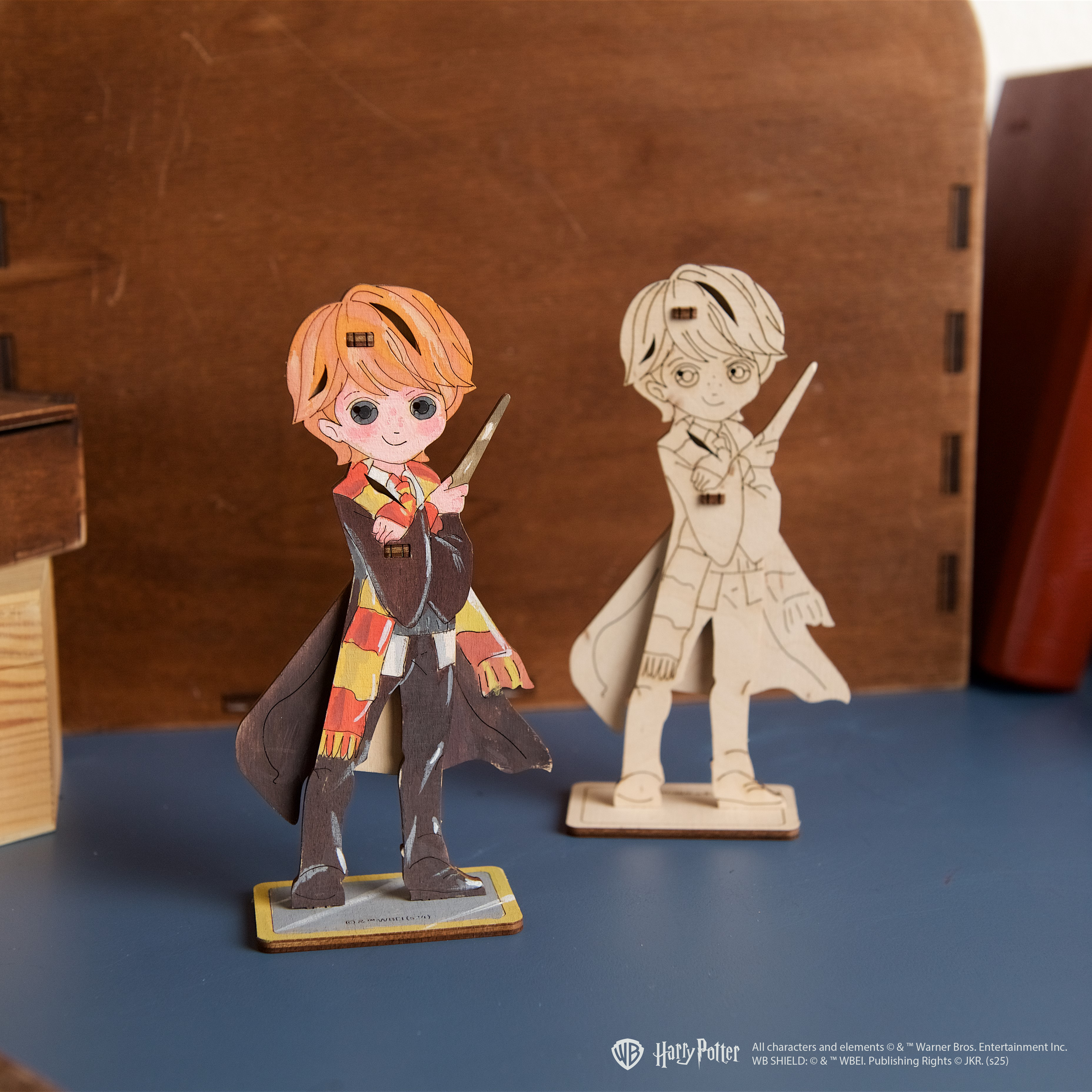 ugears-ronald-weasley-modellino-3d-da-colorare-in-legno-harry-potter image 6